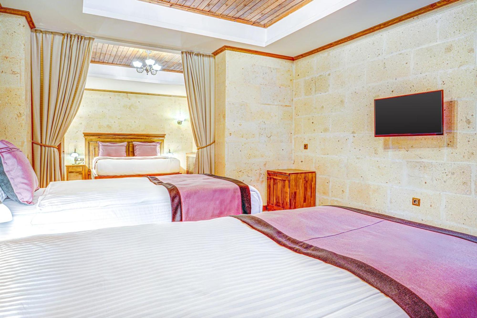 Unique Cappadocia Palace Göreme Exterior foto